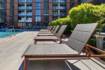 Poolside lounge space at the mason apartments in chicago, il 60607